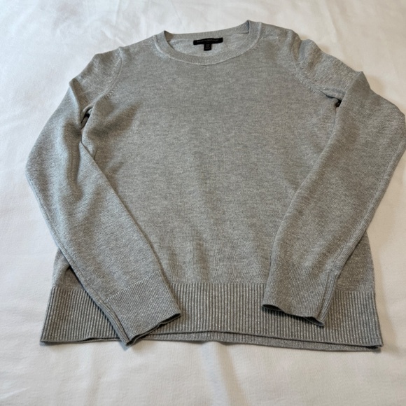 Banana Republic Pullover - Picture 6 of 14